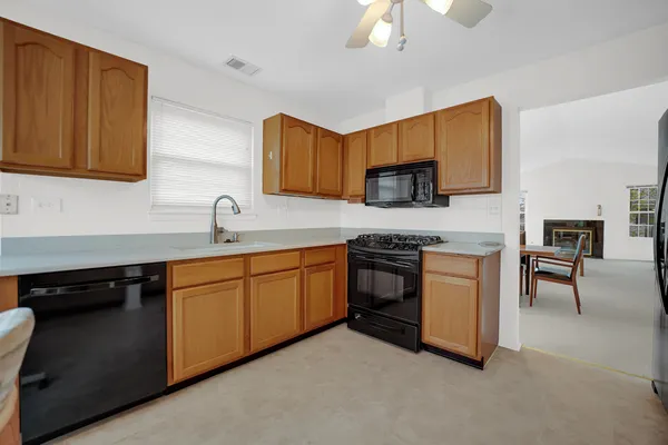 $250,000 | 62 Winding Run Lane, Unit 62, Streamwood, IL 60107