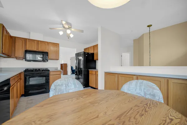 $250,000 | 62 Winding Run Lane, Unit 62, Streamwood, IL 60107