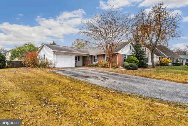 a front view of house with yard