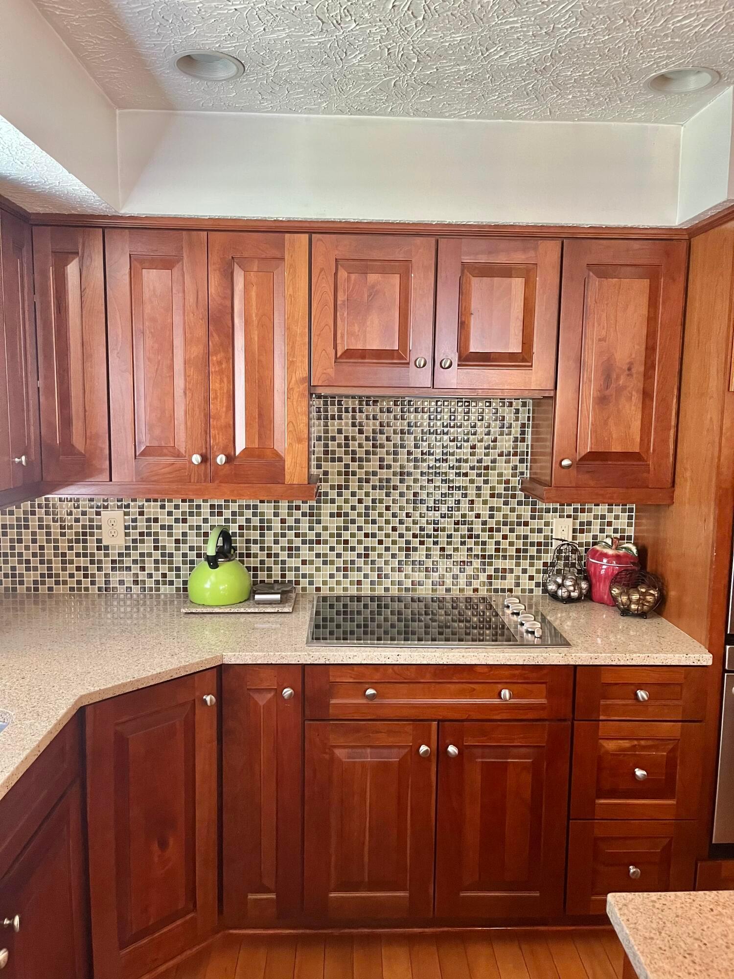 2066 Nobleshire Road Columbus, OH 43229 - Photo 9 of 40 FullSizeRender