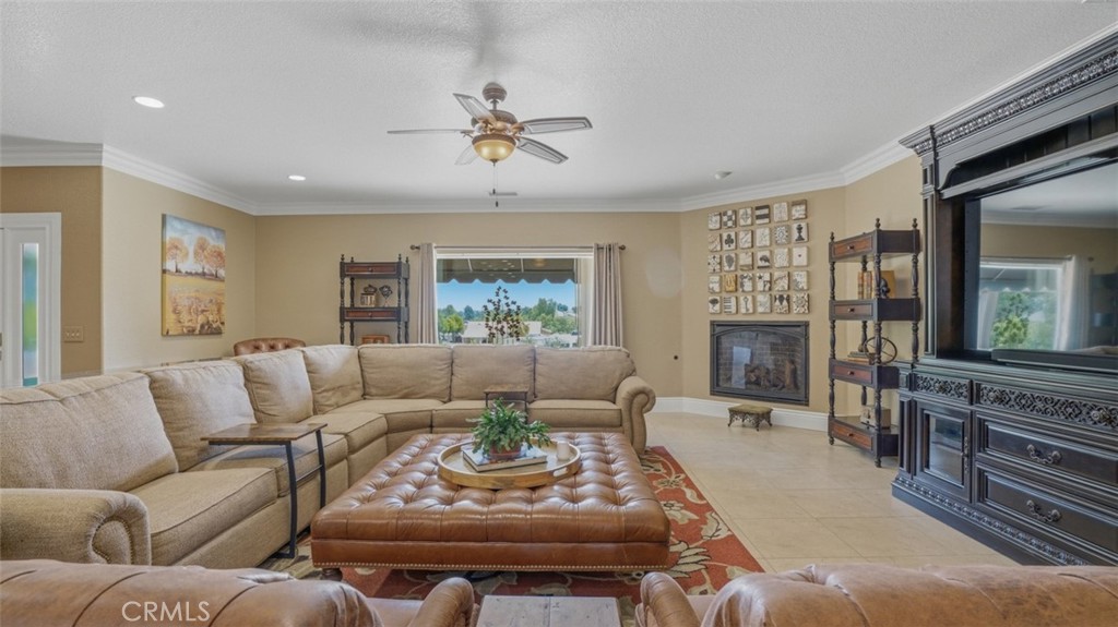 16025 Perry Heights Drive Riverside, CA 92504 - Photo 37 of 105 Living Room