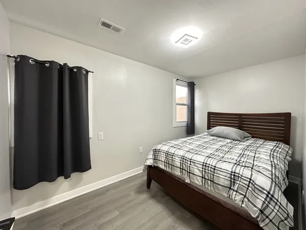 $2,800 | 1937 West Grand Avenue, Unit 2, Chicago, IL 60622