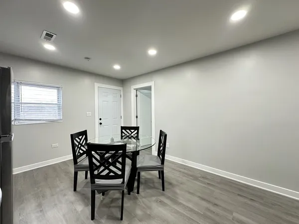 $2,800 | 1937 West Grand Avenue, Unit 2, Chicago, IL 60622