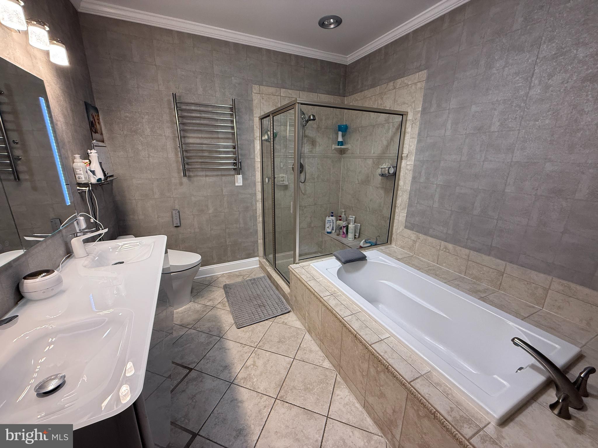 503 Carson Terrace Huntingdon Valley, PA 19006 - Photo 22 of 33 a en suite bathroom with a sink and mirror