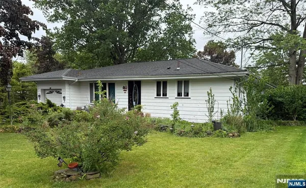 $750,000 | 160 Hayes Avenue, Clark, NJ 07066