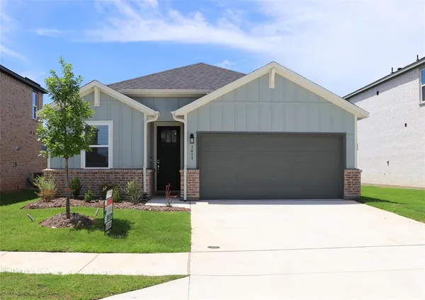 $2,175 | 1413 Mustang Cyn Drive, Fort Worth, TX 76052