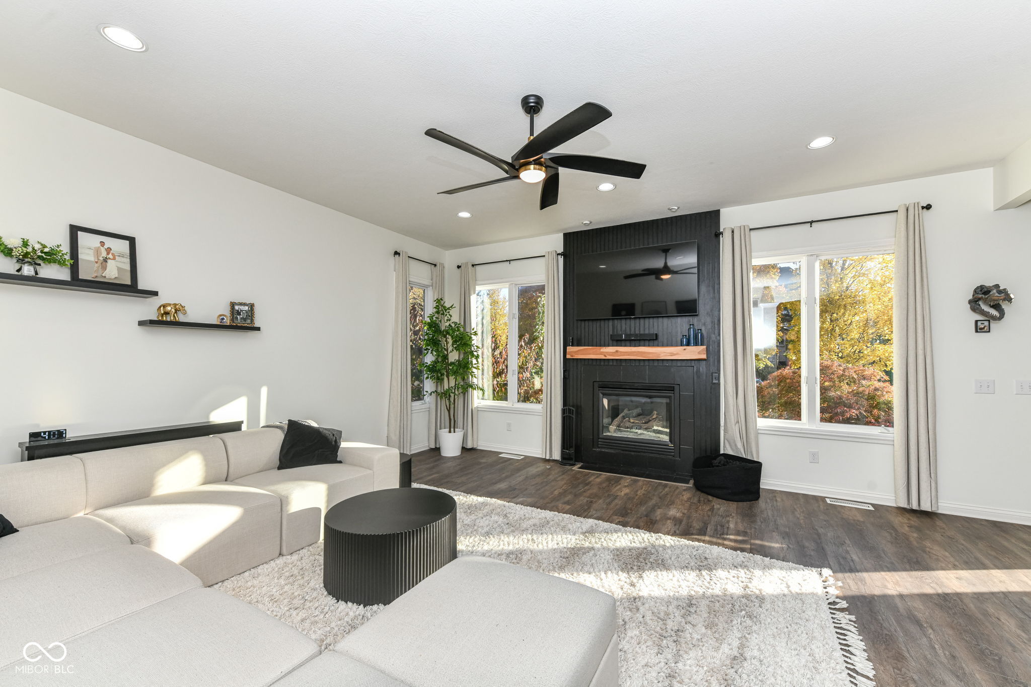 14691 Thor Run Drive Fishers, IN 46040 - Photo 9 of 46