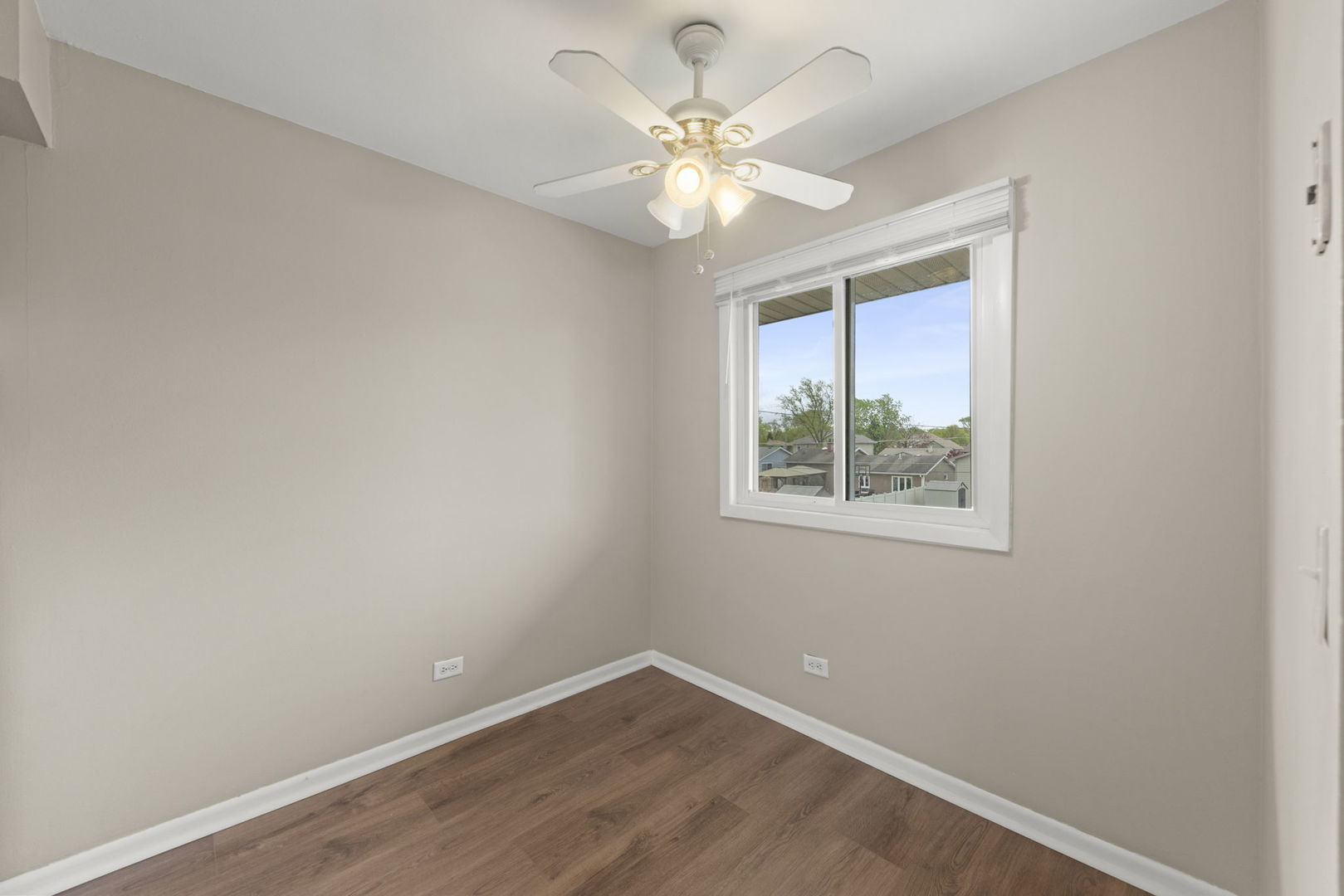 641 Dulles Road, Unit B Des Plaines, IL 60016 - Photo 12 of 21