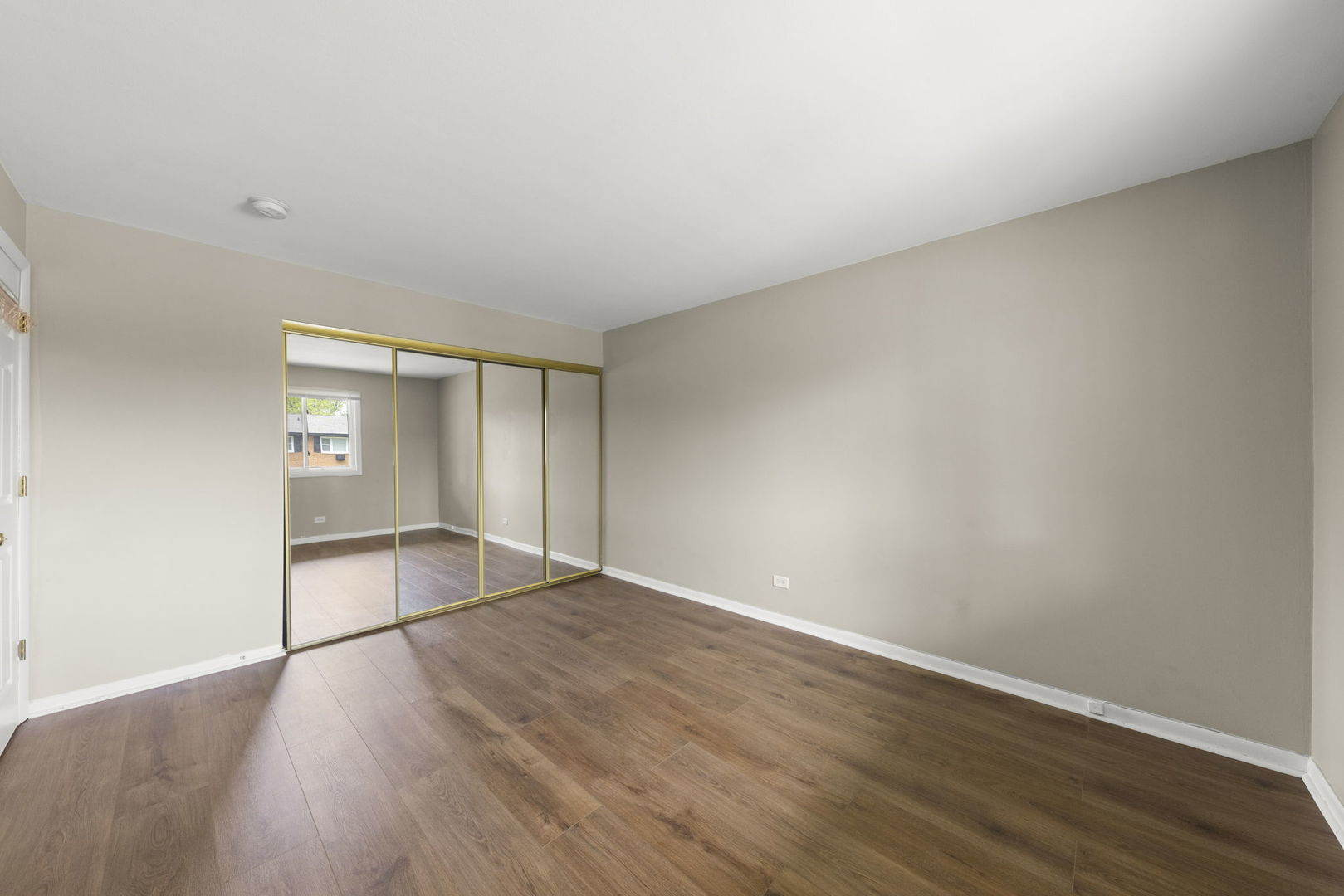 641 Dulles Road, Unit B Des Plaines, IL 60016 - Photo 14 of 21