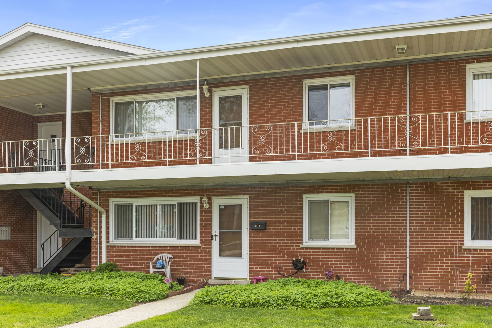 641 Dulles Road, Unit B Des Plaines, IL 60016 - Photo 2 of 21