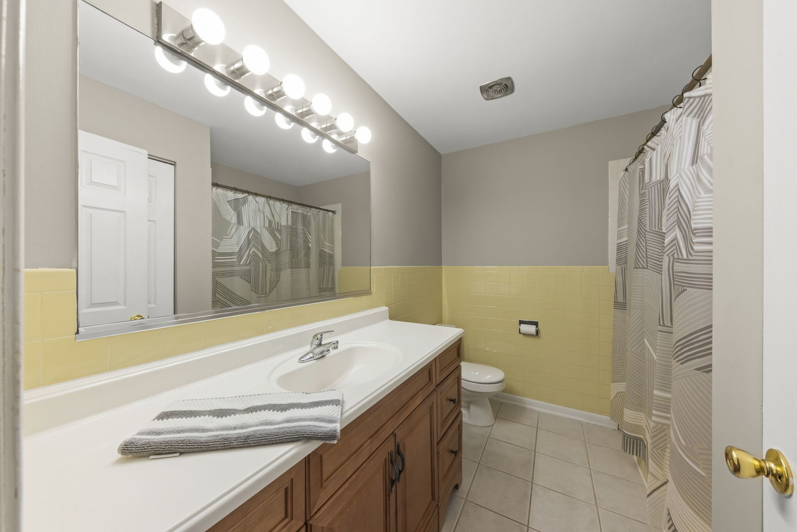 641 Dulles Road, Unit B Des Plaines, IL 60016 - Photo 21 of 21