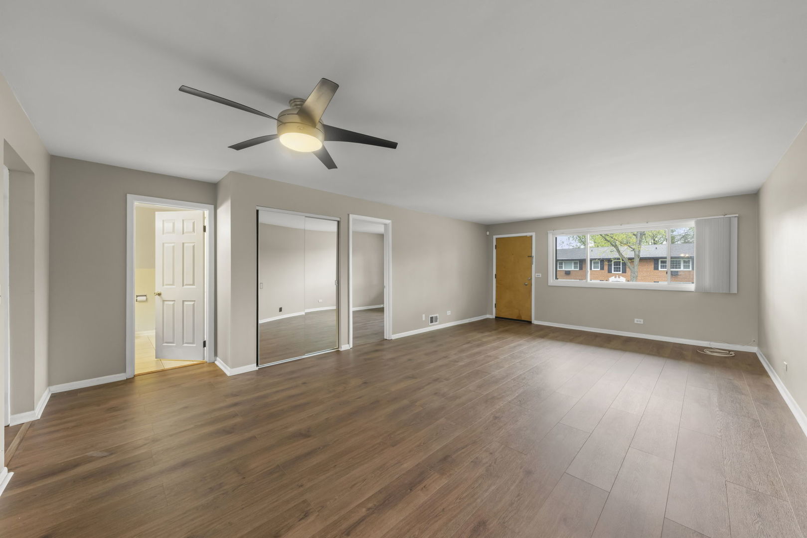 641 Dulles Road, Unit B Des Plaines, IL 60016 - Photo 8 of 21