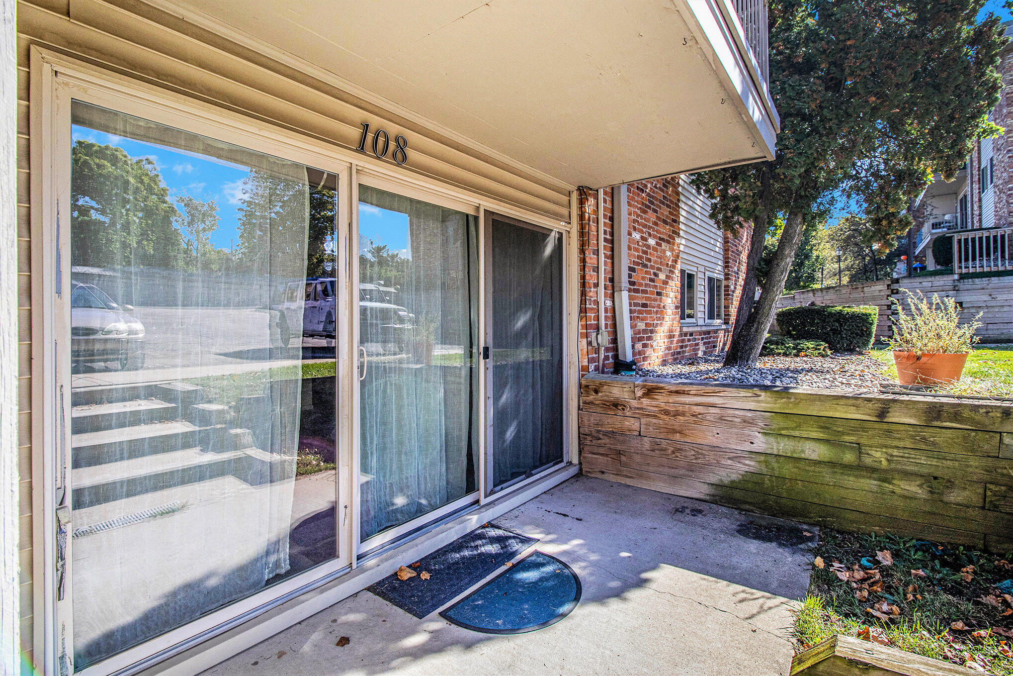 001_img_4948img_4948_776