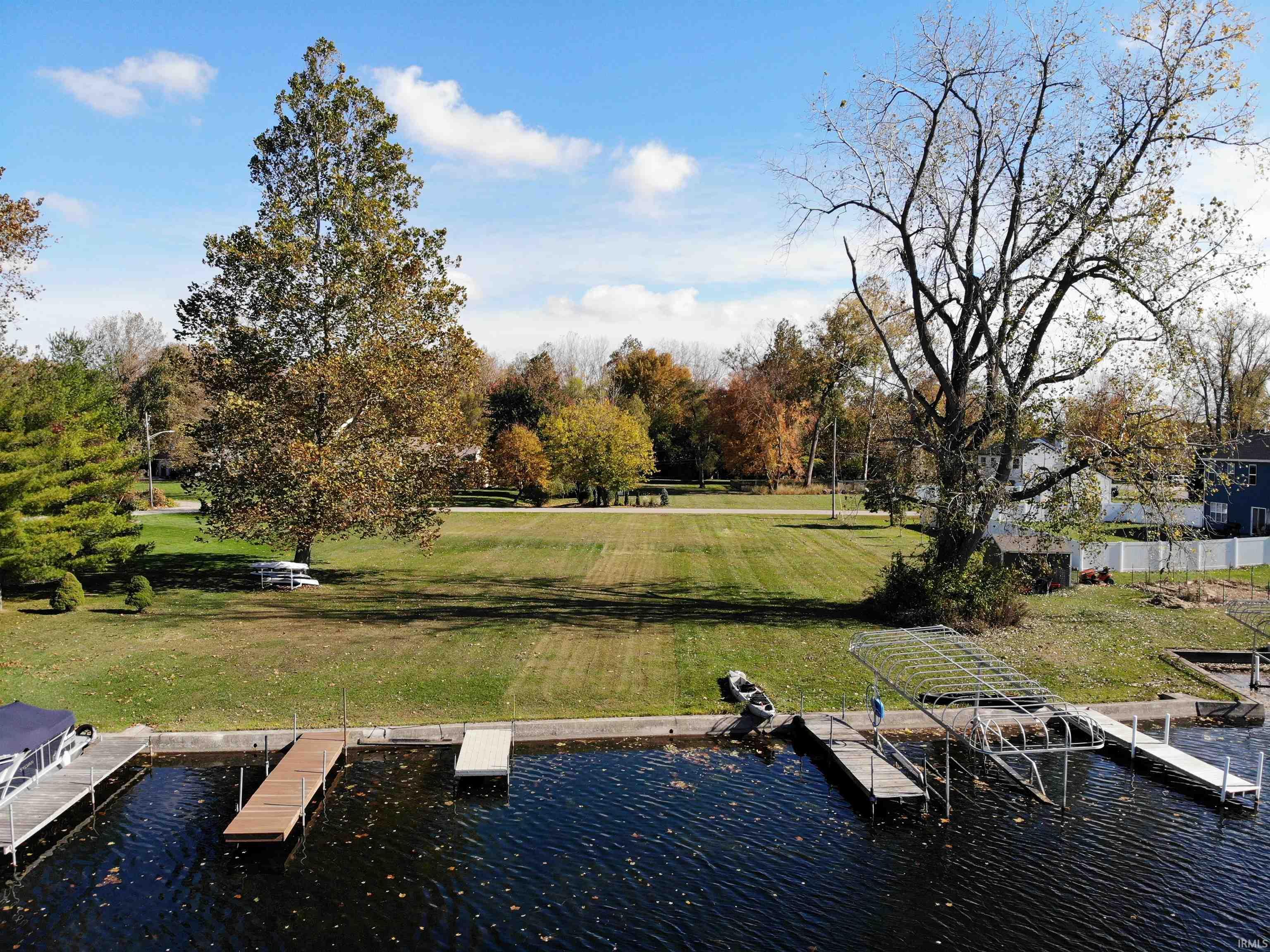 102 Southfield Road Winona Lake, IN 46590 - Photo 2 of 36