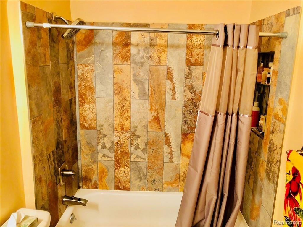 30445 West 14 Mile Road, Unit 68 Farmington Hills, MI 48334 - Photo 15 of 17