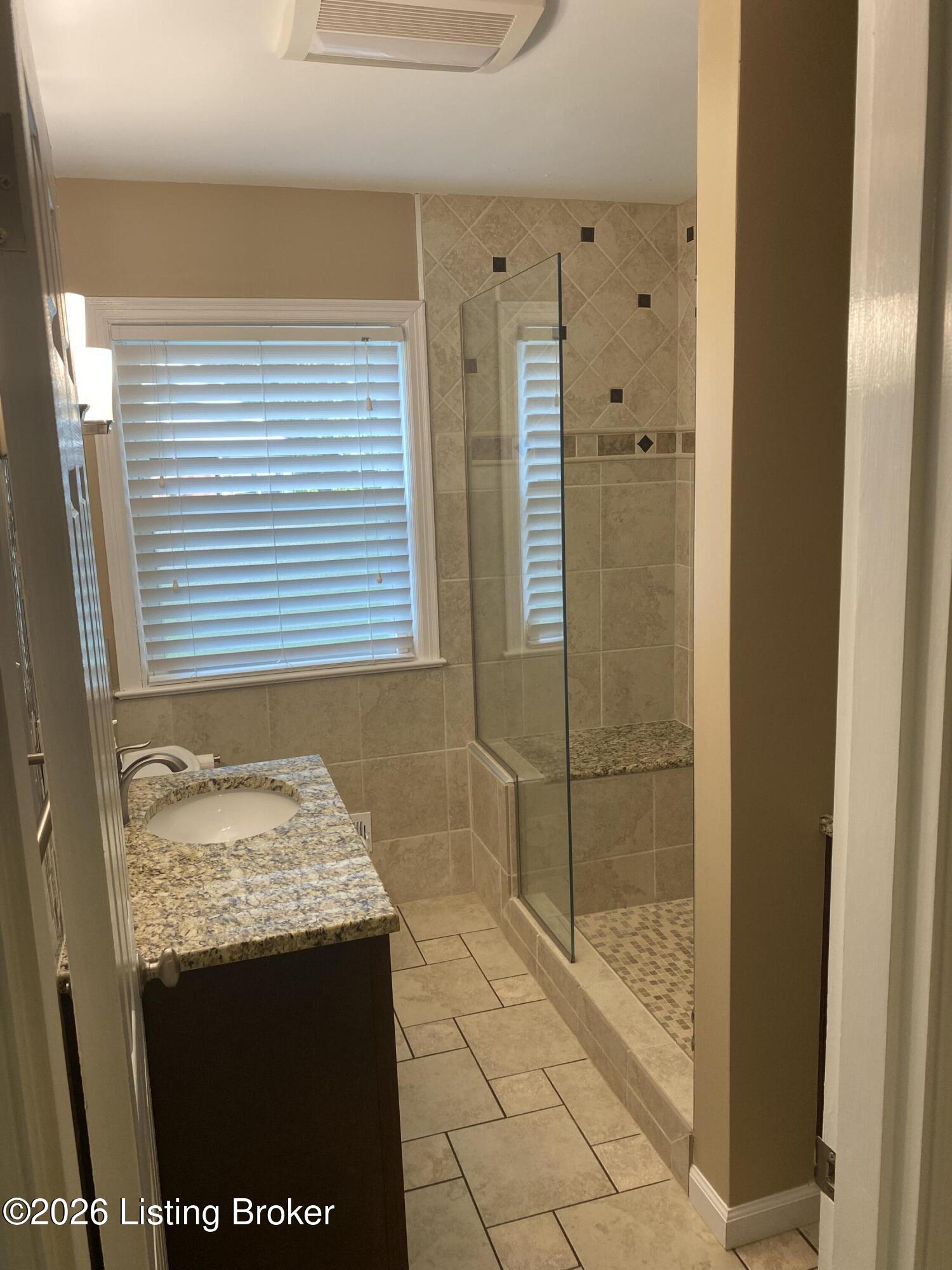 736 Wicklow Road Louisville, KY 40207 - Photo 22 of 59 IMG_2938