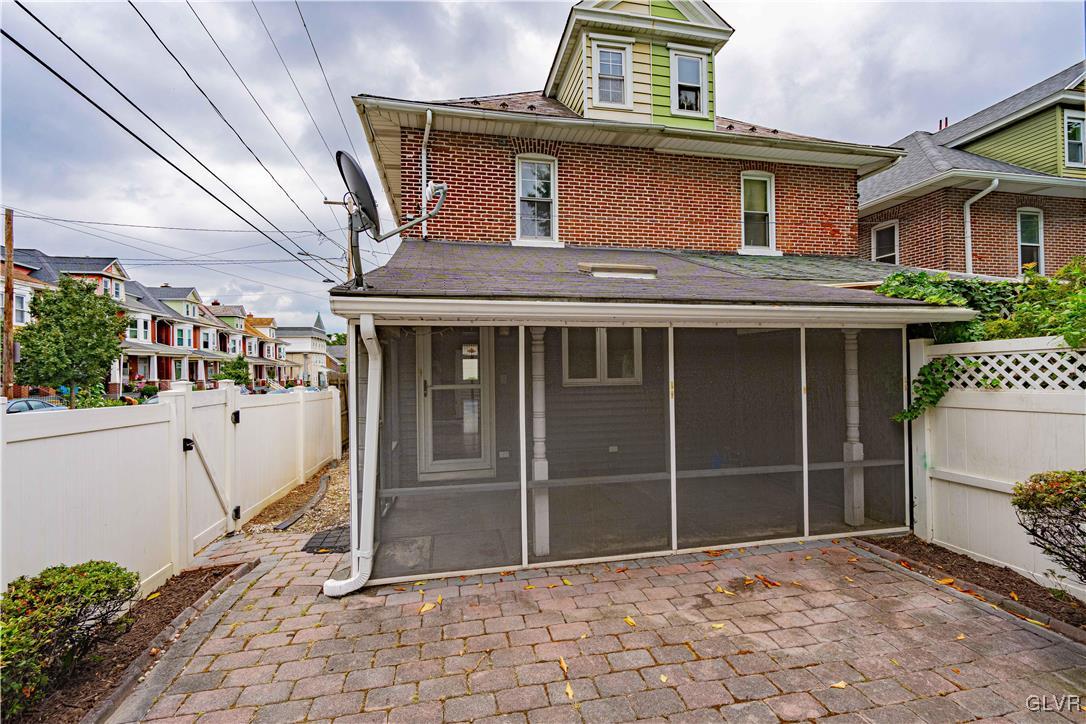 353 Hanover Street Bethlehem, PA 18018 - Photo 35 of 38 a front view of a house with a large window