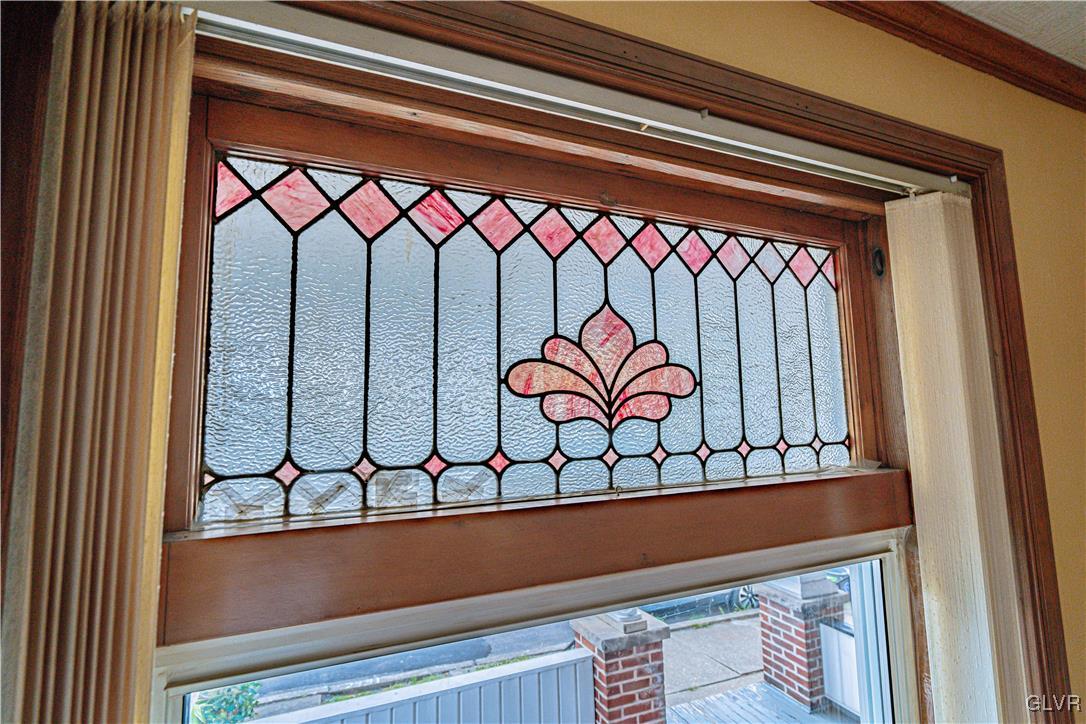 353 Hanover Street Bethlehem, PA 18018 - Photo 7 of 38