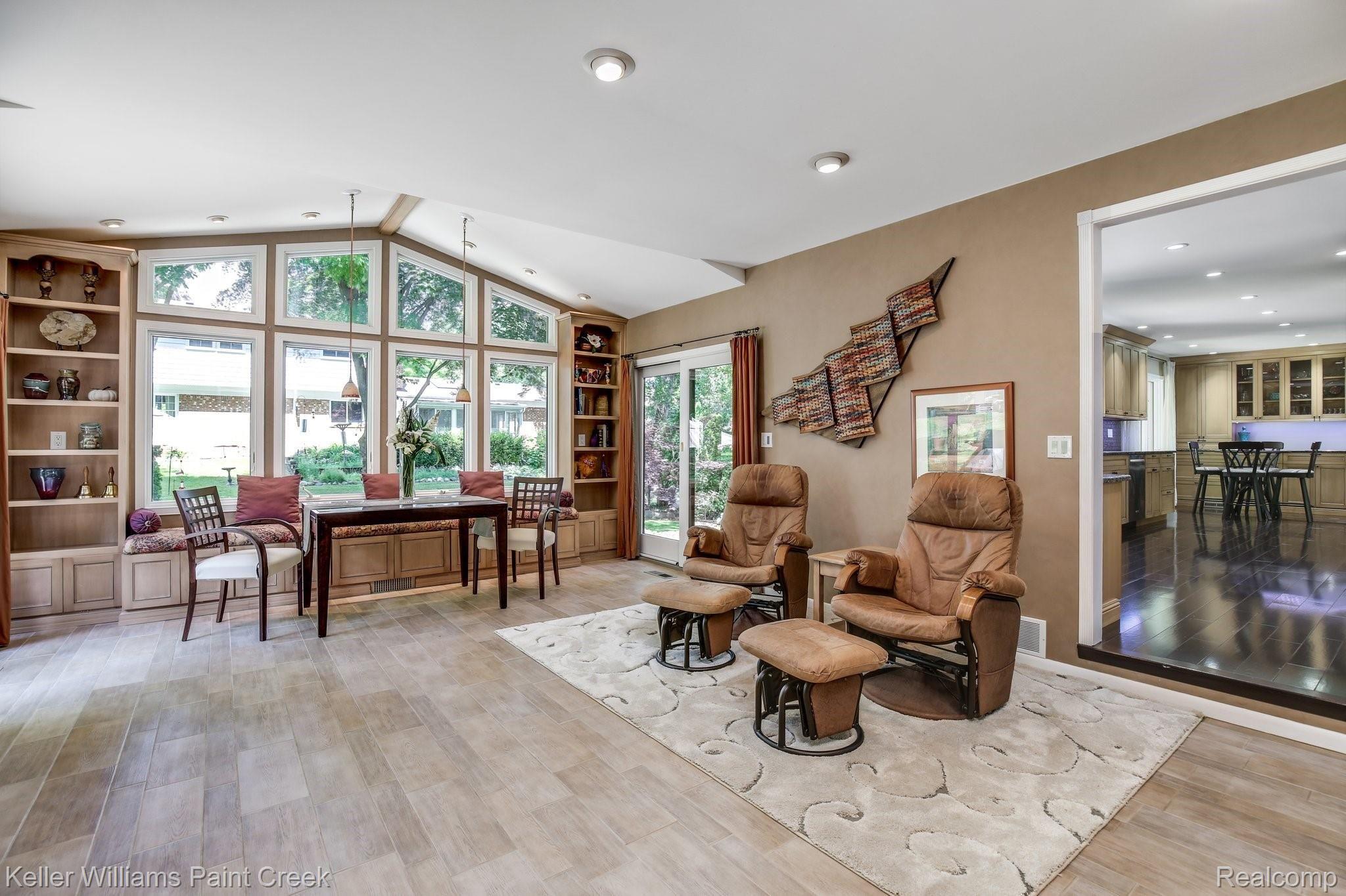855 Aspen Drive Rochester, MI 48307 - Photo 26 of 54 Great Room