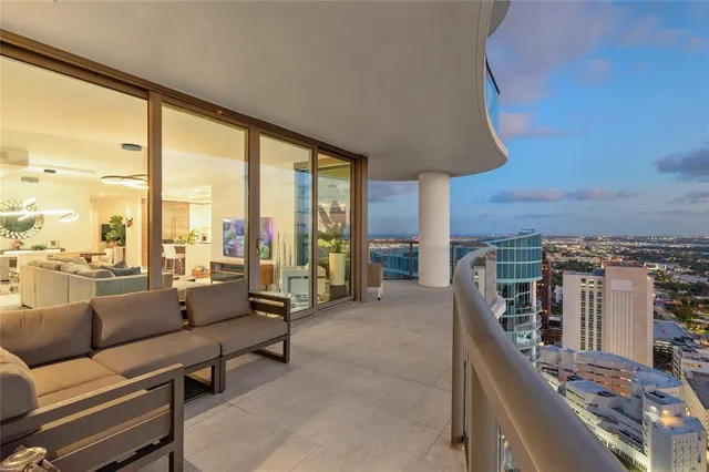 $1,975,000 | 100 East Las Olas Boulevard, Unit 4504, Fort Lauderdale, FL 33301
