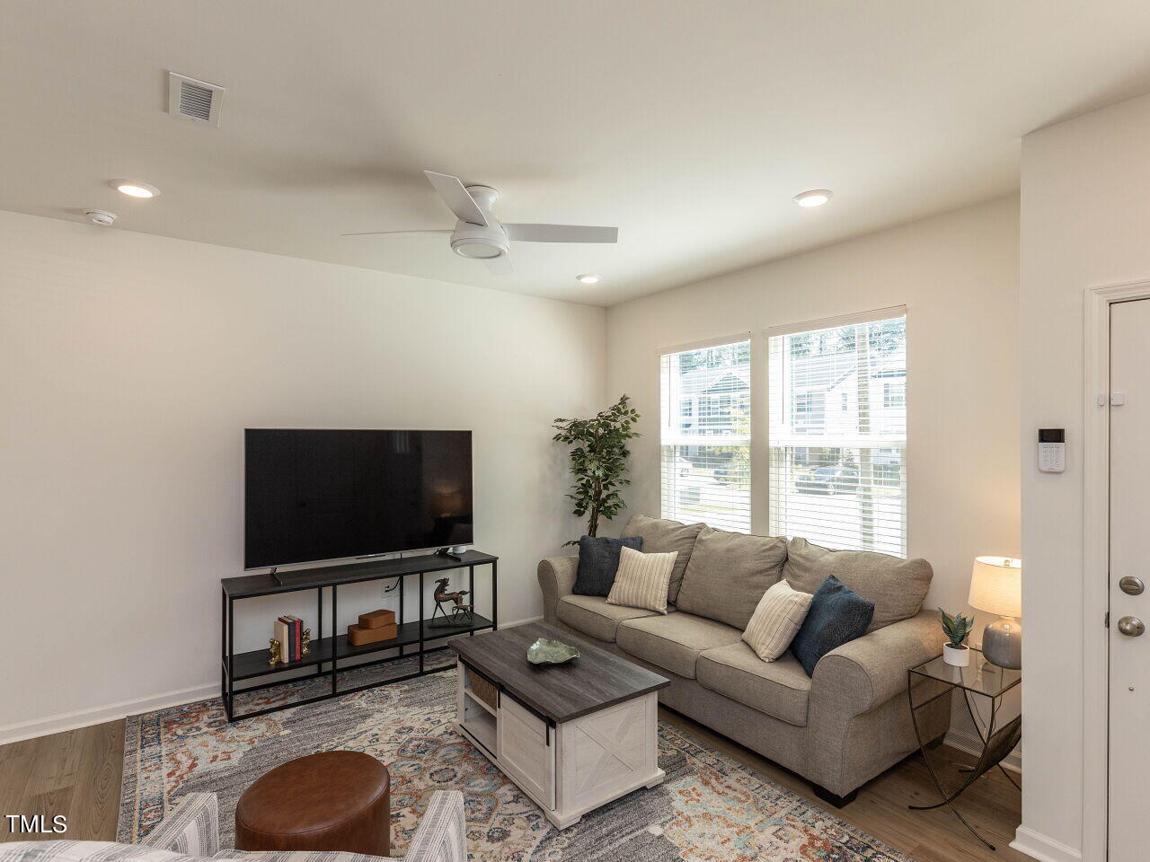 535 Hacksaw Trail Raleigh, NC 27610 - Photo 5 of 31 005-1280x960-family-room