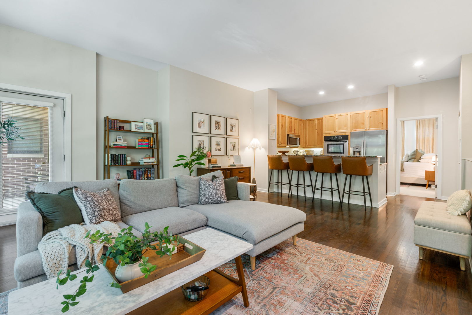 1715 West George Street Chicago, IL 60657 - Photo 3 of 17