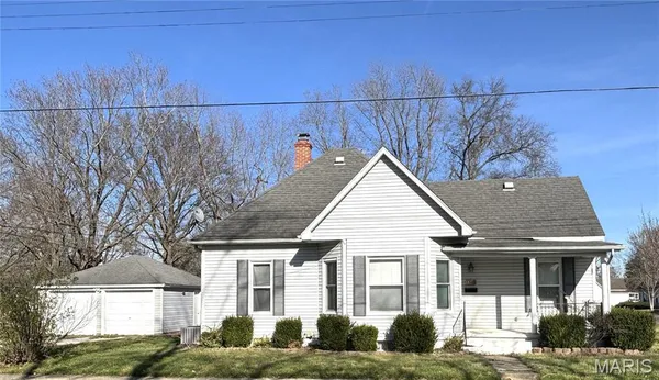 $150,000 | 522 White Avenue, Greenville, IL 62246