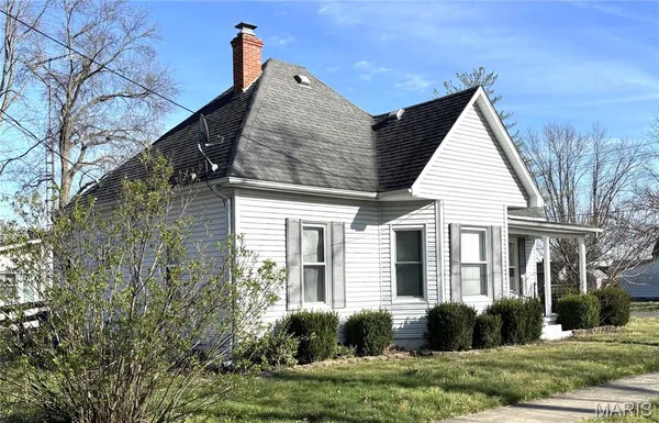 $150,000 | 522 White Avenue, Greenville, IL 62246