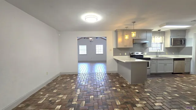 $185,000 | 463 West Chalfont Drive, Baton Rouge, LA 70819