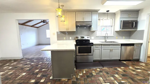 $185,000 | 463 West Chalfont Drive, Baton Rouge, LA 70819