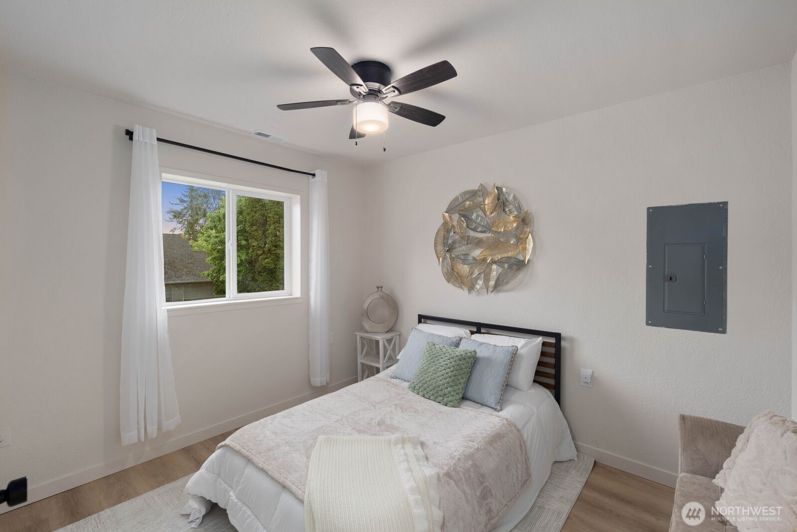 612 19th Street Snohomish, WA 98290 - Photo 23 of 33 a bedroom with a bed and a window