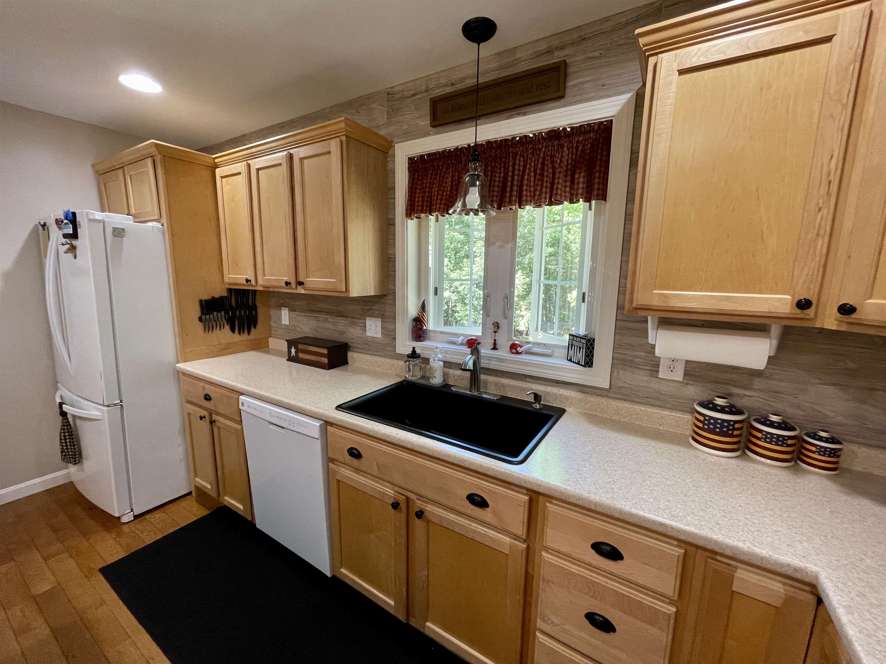 138 Stevens Road Effingham, NH 03882 - Photo 3 of 40
