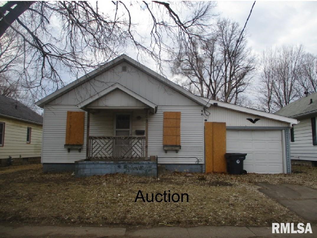 807 South 13th Street Pekin, IL 61554 - Photo 1 of 13