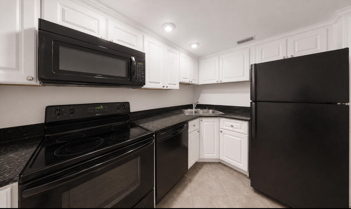 3740 Inverrary Drive, Unit 3G Lauderhill, FL 33319 - Photo 14 of 33 IMG_1944