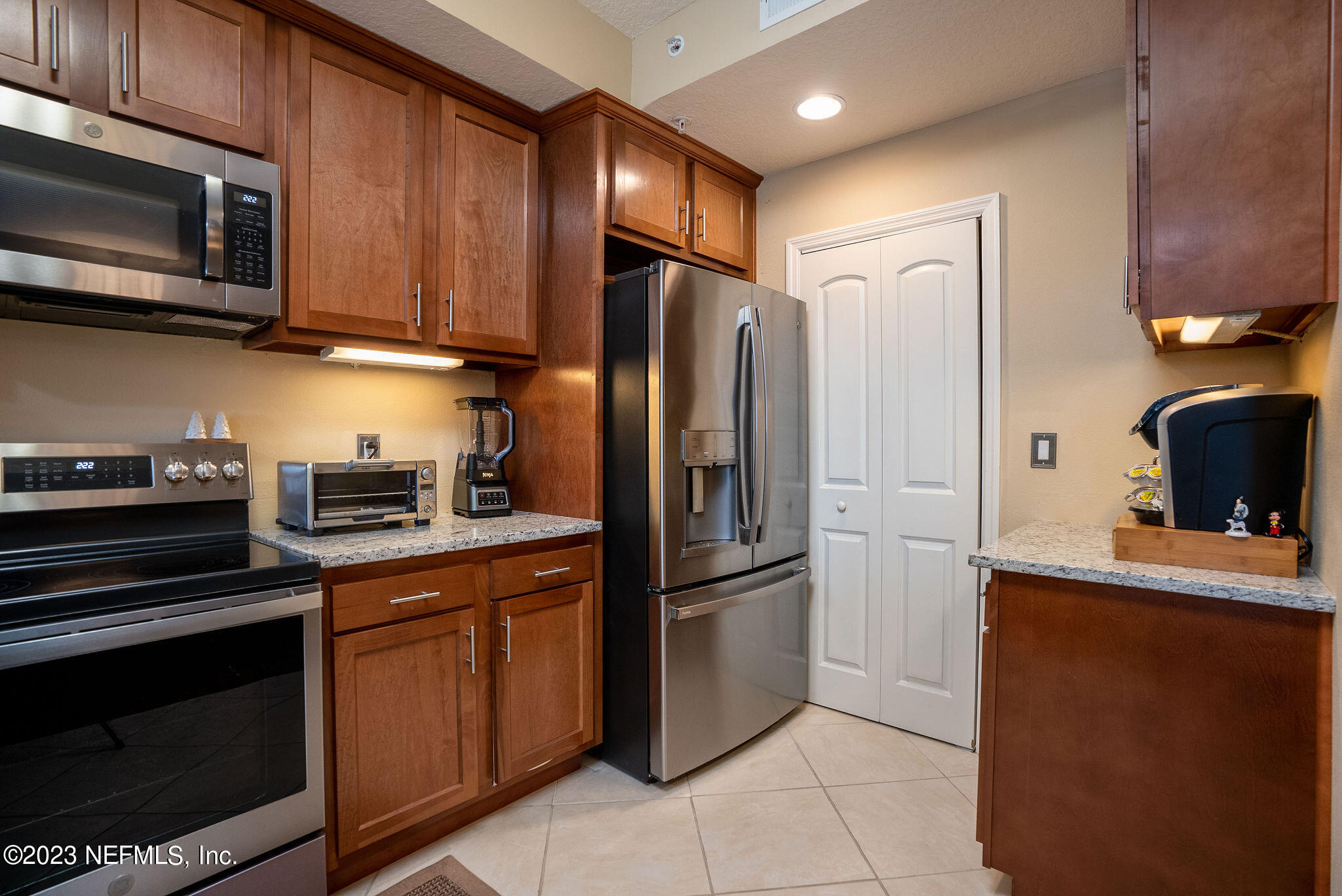 3958 Baymeadows Road, Unit 2502 Jacksonville, FL 32217 - Photo 19 of 87 kitchen2