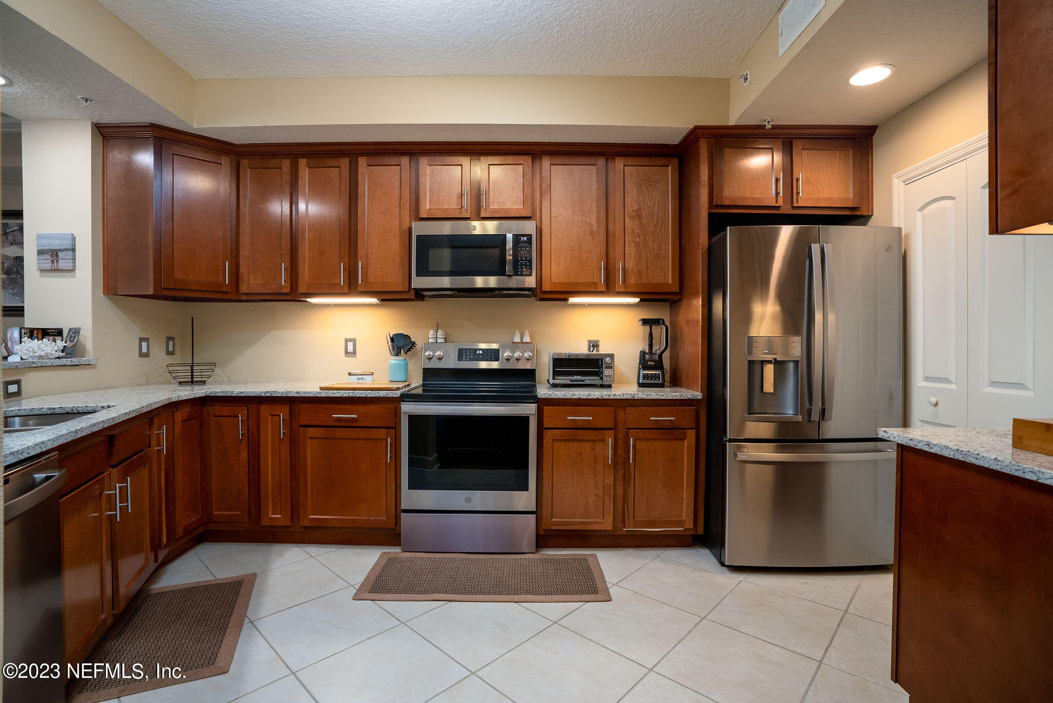 3958 Baymeadows Road, Unit 2502 Jacksonville, FL 32217 - Photo 22 of 87 kitchen