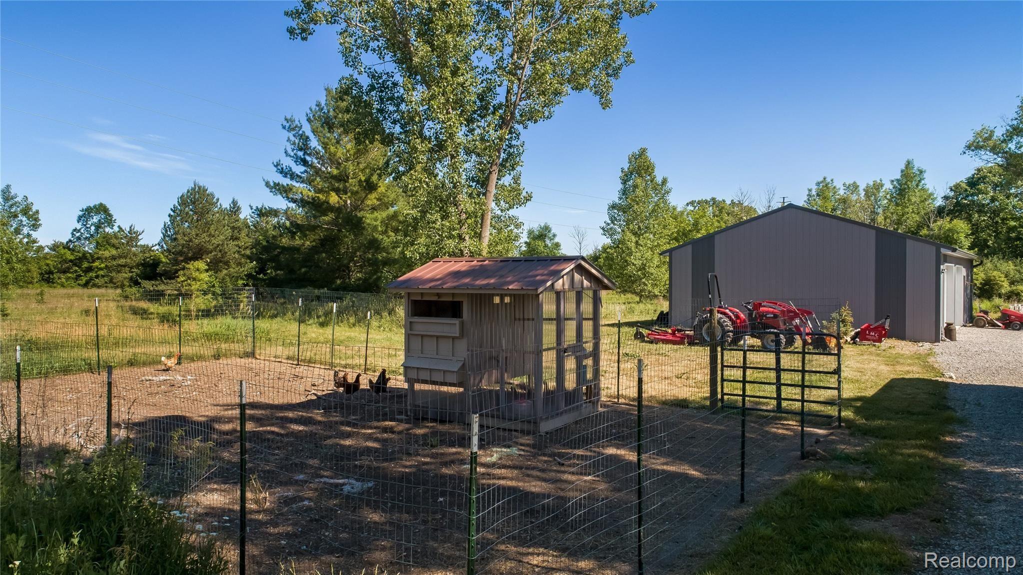 8338 Church Road Imlay City, MI 48444 - Photo 26 of 35 26 Chicken Coup.jpg