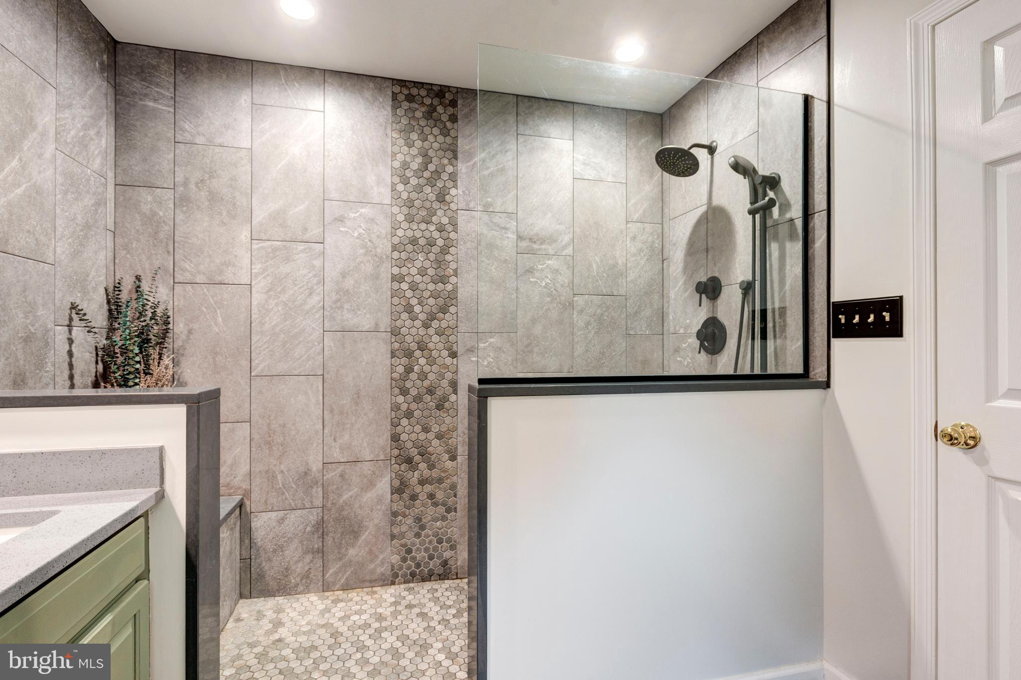 2617 Old Fort Schoolhouse Road Hampstead, MD 21074 - Photo 55 of 78 Primary bathroom