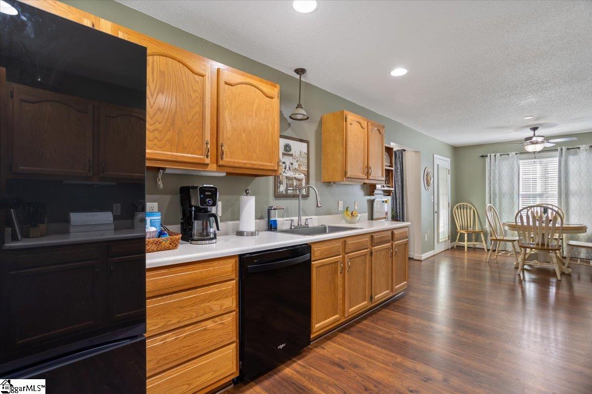 117 Coleman Road Wellford, SC 29385 - Photo 10 of 36