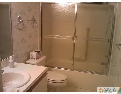 3 A Hempstead Road Monroe Township, NJ 08831 - Photo 7 of 10 Gallery Image 7