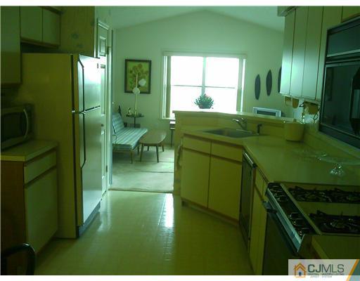 3 A Hempstead Road Monroe Township, NJ 08831 - Photo 8 of 10 Gallery Image 8