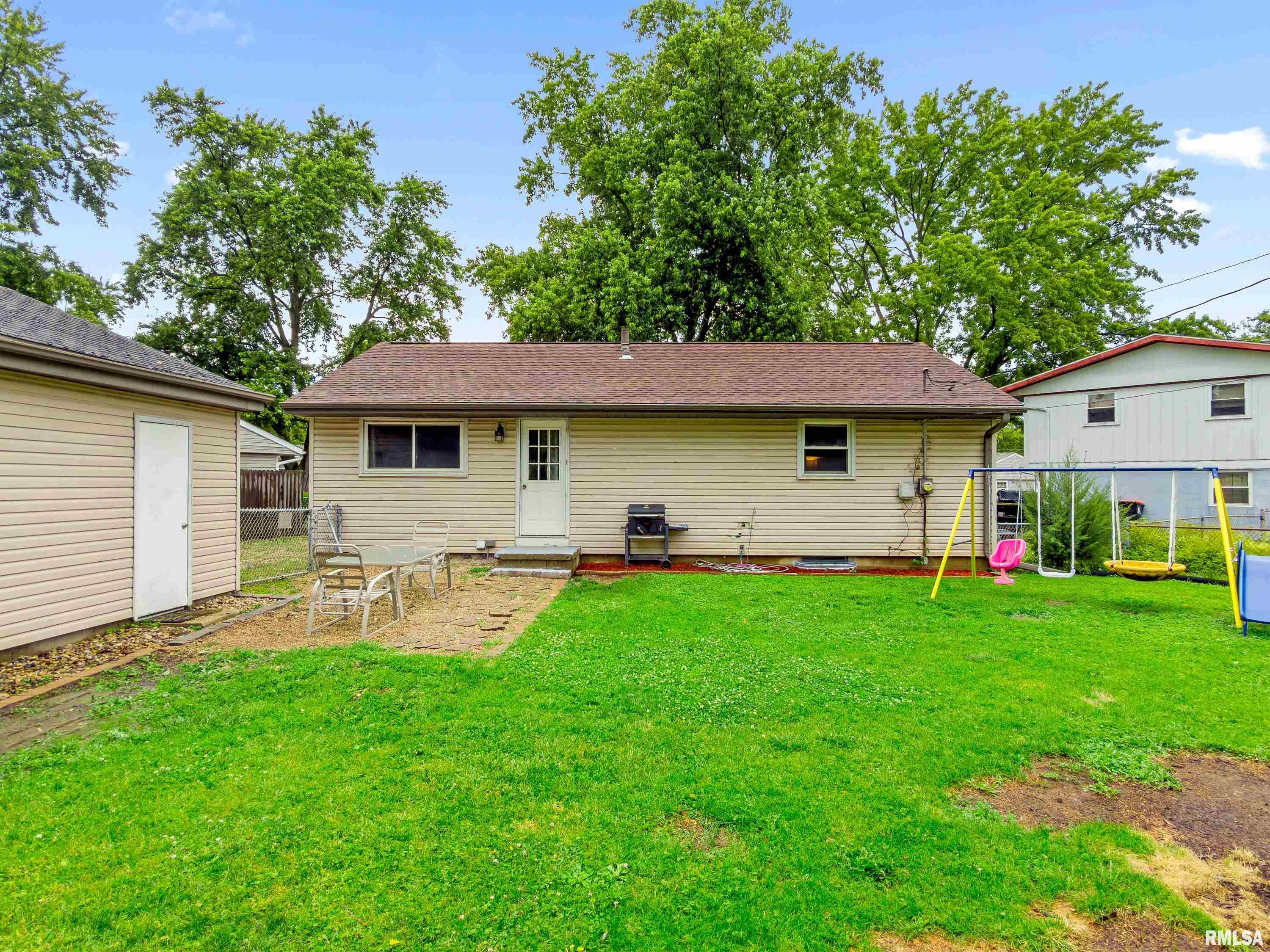 110 Briar Court Washington, IL 61571 - Photo 27 of 31