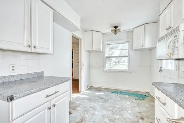 $174,900 | 262 Commodore Parkway, Brighton, NY 14625