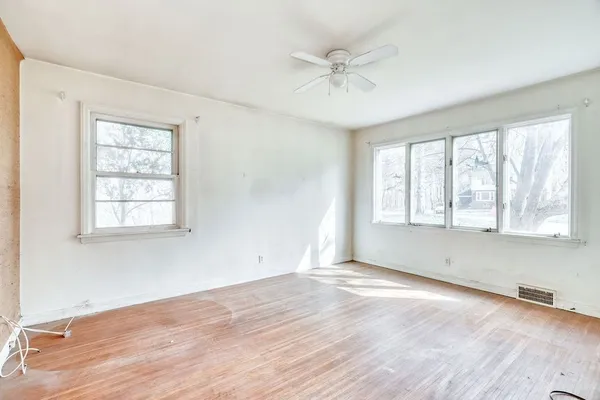 $174,900 | 262 Commodore Parkway, Brighton, NY 14625