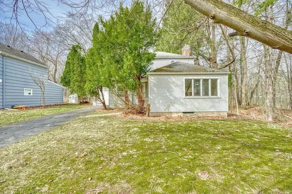 $174,900 | 262 Commodore Parkway, Brighton, NY 14625