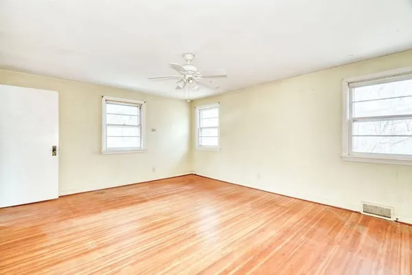 $174,900 | 262 Commodore Parkway, Brighton, NY 14625