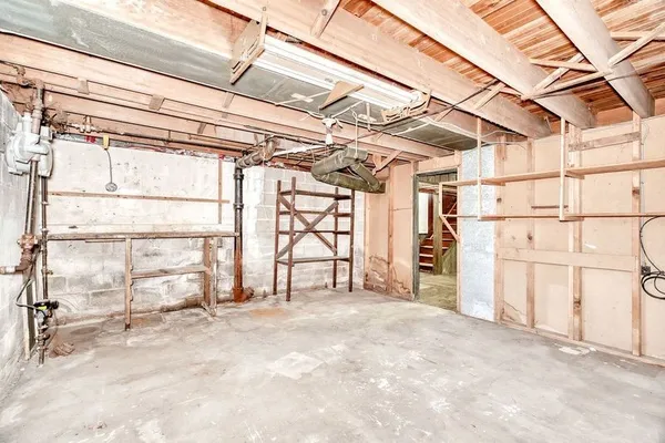 $174,900 | 262 Commodore Parkway, Brighton, NY 14625