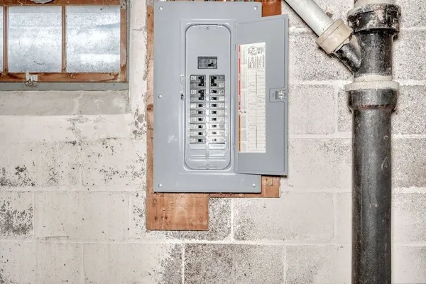 $174,900 | 262 Commodore Parkway, Brighton, NY 14625