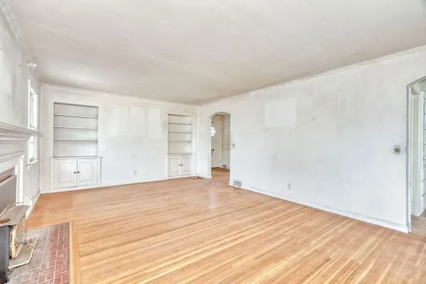 $174,900 | 262 Commodore Parkway, Brighton, NY 14625