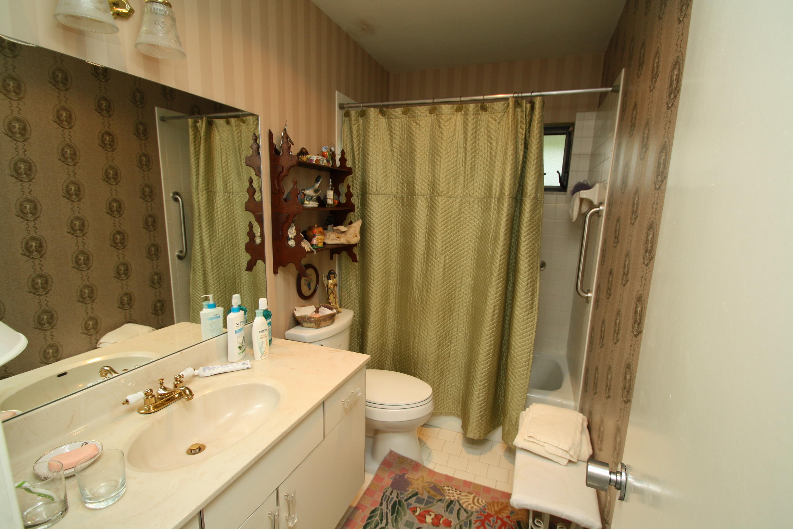 3735 Quail Ridge Drive, Unit BOBWHITE C Boynton Beach, FL 33436 - Photo 23 of 24 Guest Bathroom